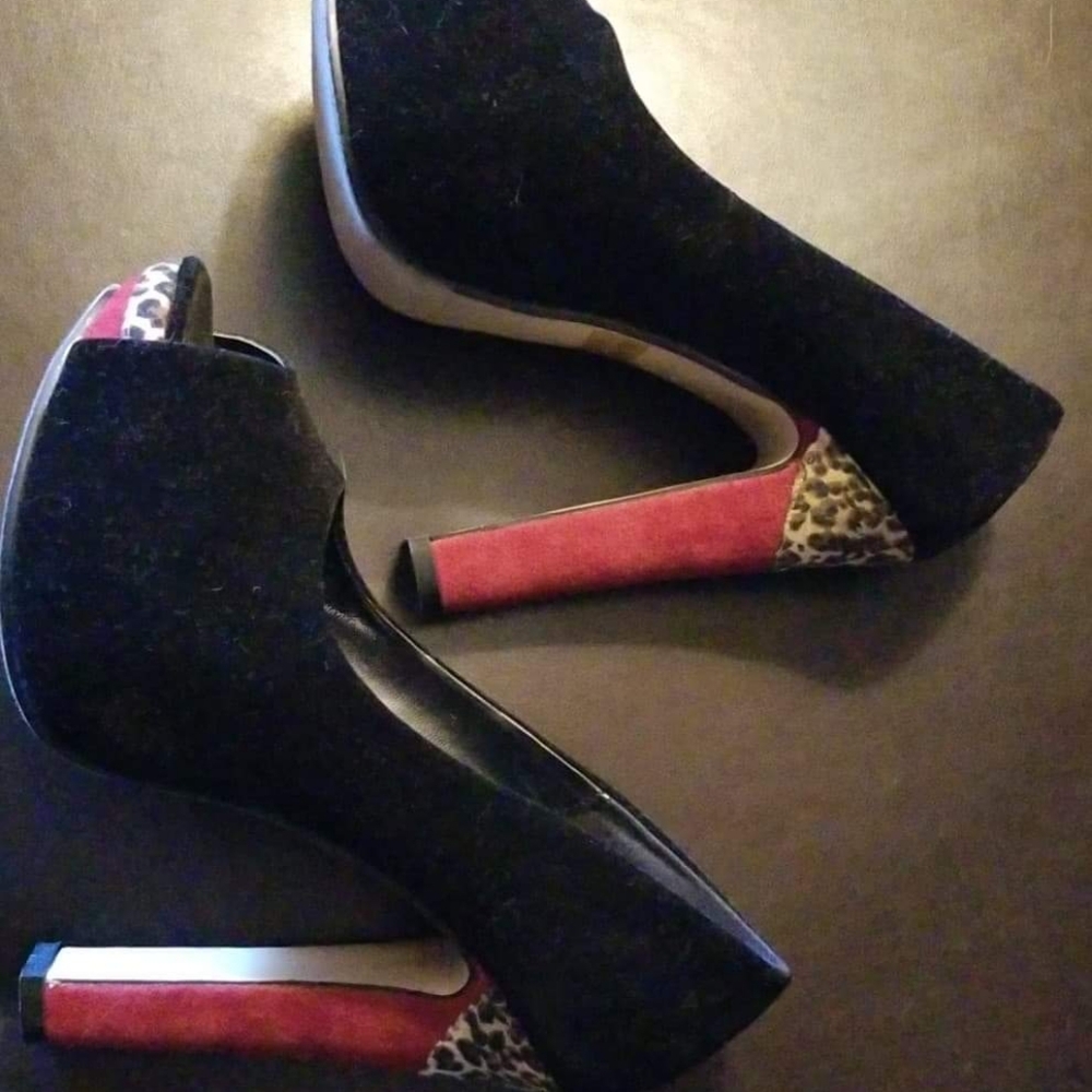 Pazzle velvet pumps